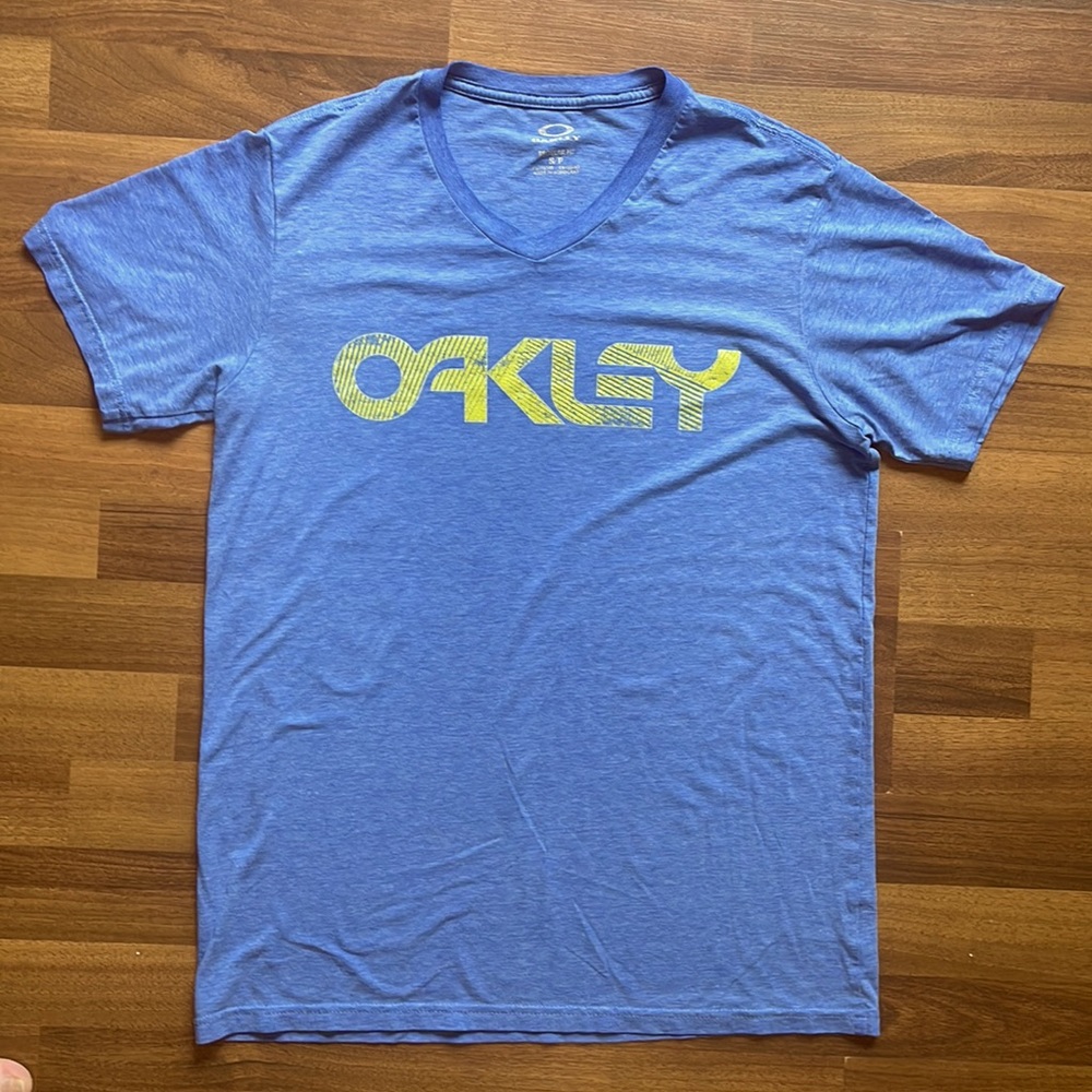 Oakley men’s size small